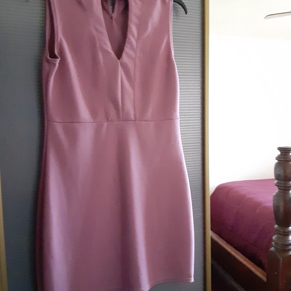 Sleeveless dress
